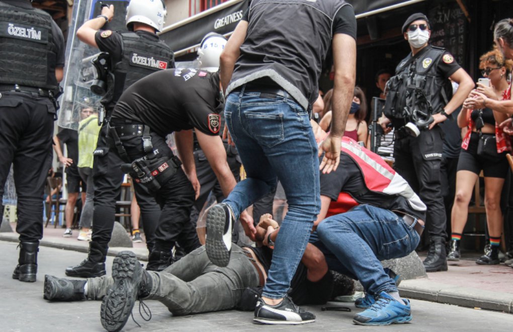 Polisin gazetecilere saldırısına uluslararası tepki