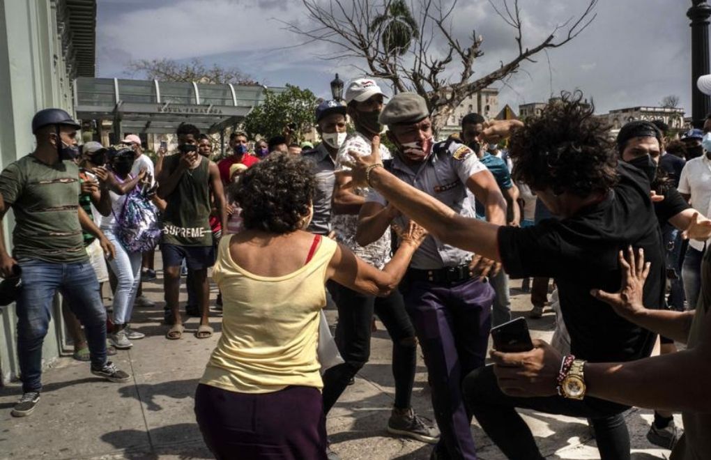 Küba protestoları: Yüzlerce gözaltı