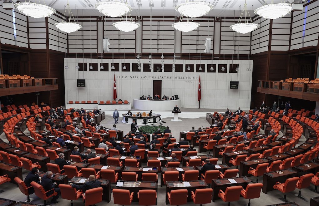 AKP’s bill prolonging State of Emergency passes the Parliamentary Commission