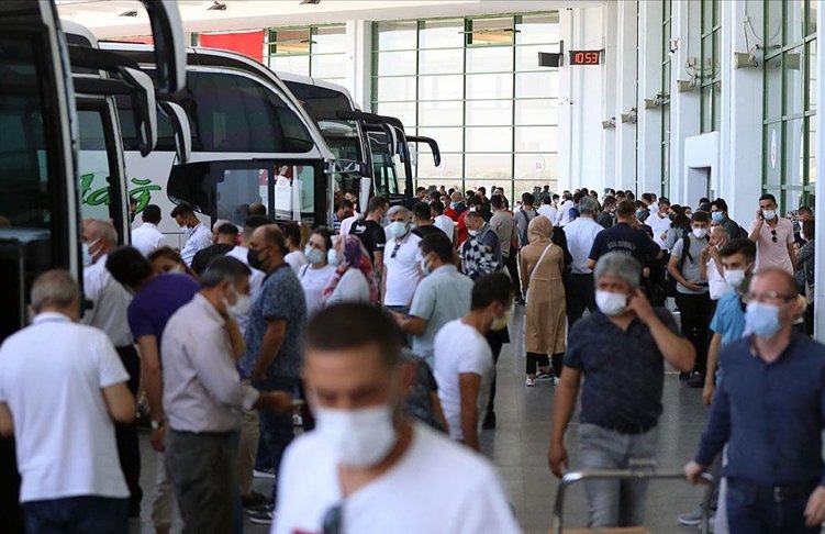 Turkey's daily coronavirus cases jump to 8,780, highest in nearly two months