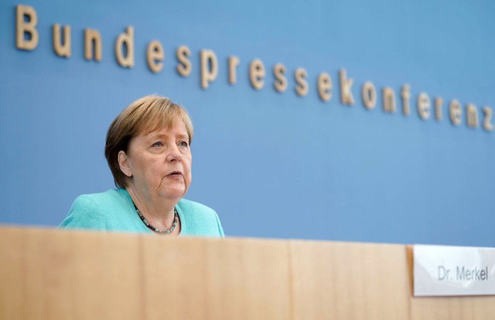 Merkel: Ez dixwazim peymana penaberan ya bi Tirkiyeyê re bidome