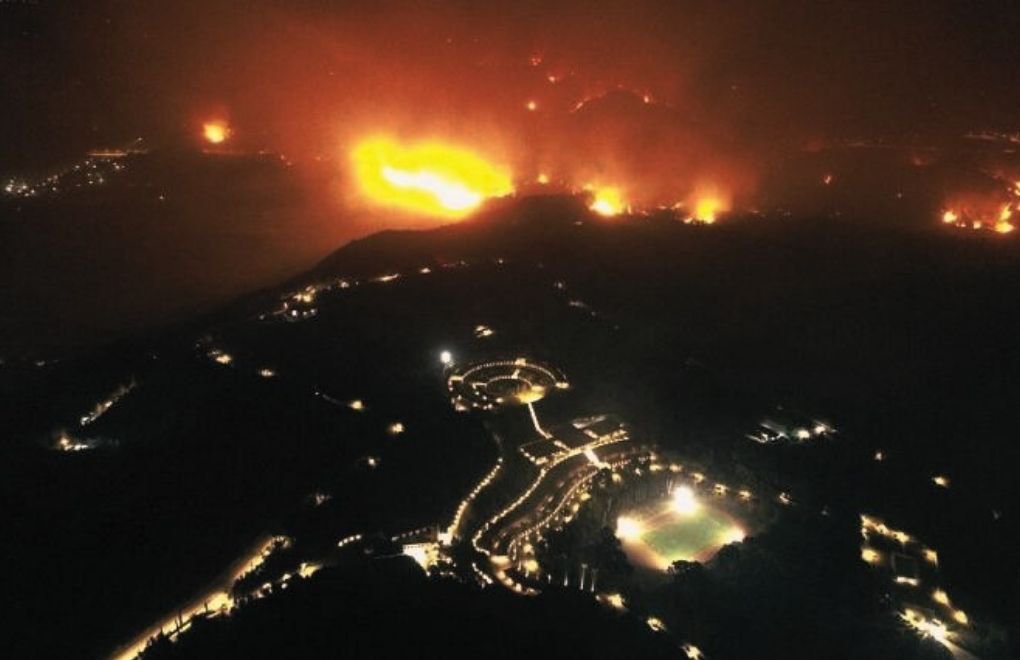 Yunanistan: Yangın antik olimpiyat alanına yaklaşıyor