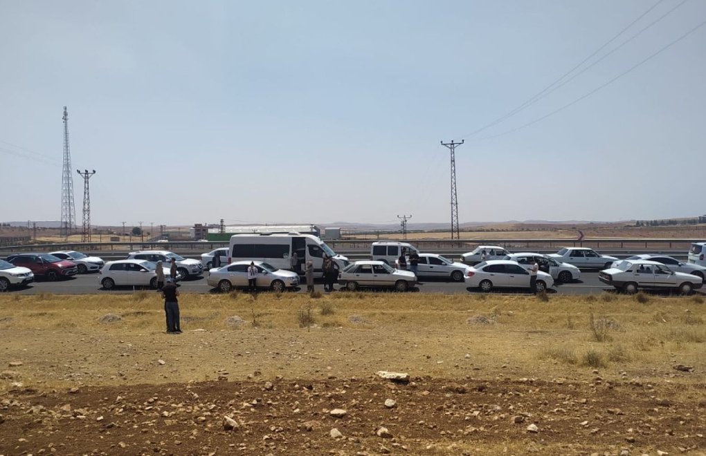 Urfa’da çiftçilerden traktörlü DEDAŞ protestosu