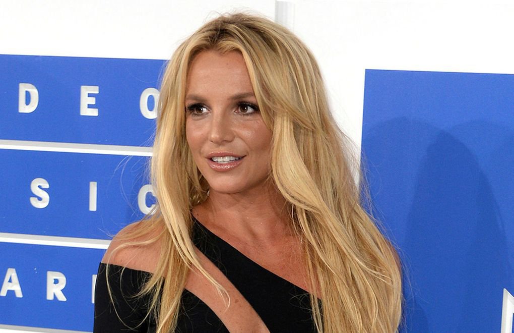 Britney Spears'in babası, kızının vasiliğinden çekileceğini açıkladı