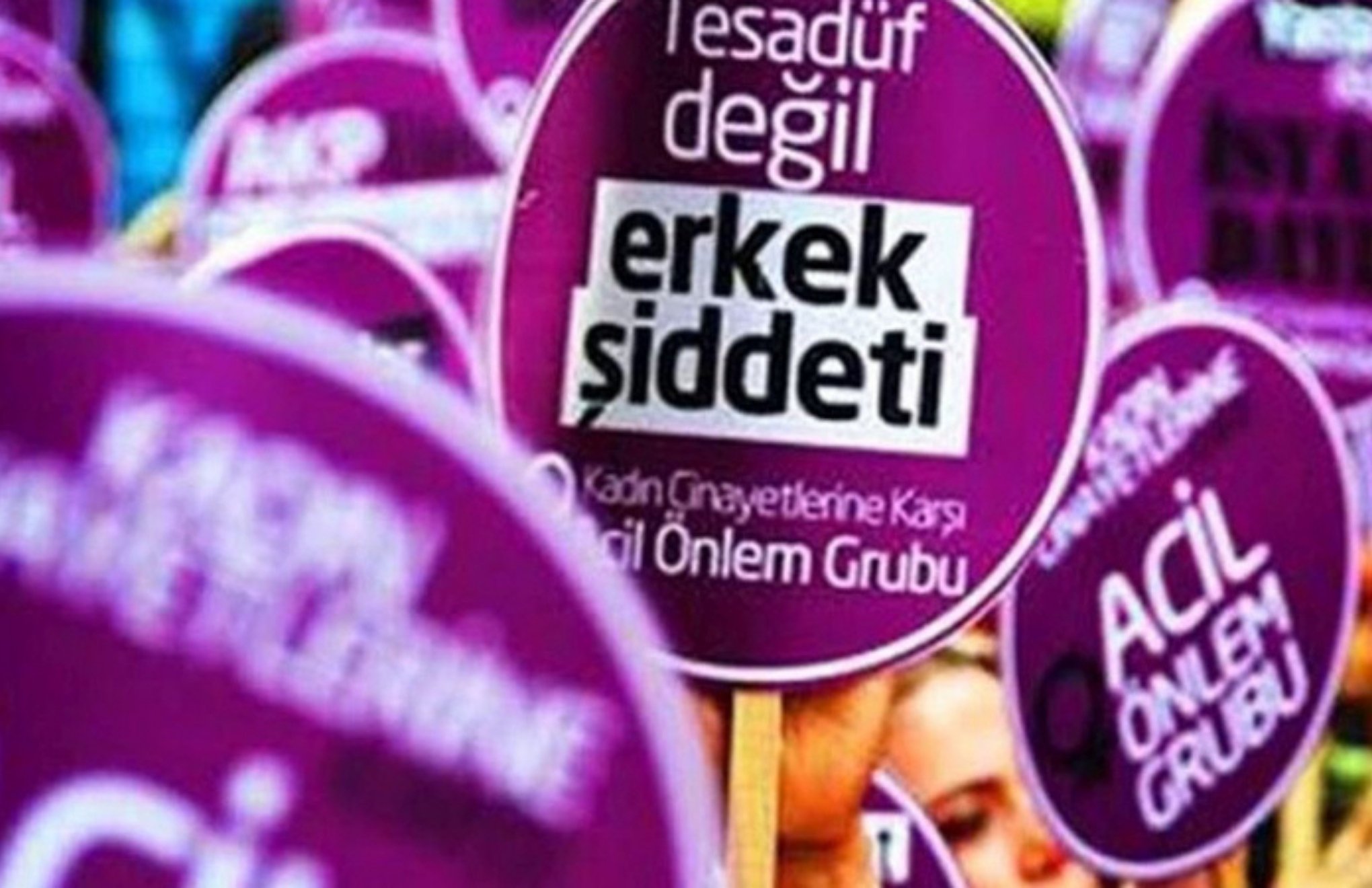 İBB Taksim’de kadına şiddet uygulayan zabıtayı işten çıkardı
