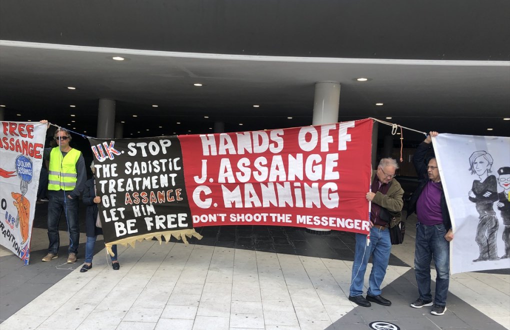 İsveç'te Julian Assange protestosu: Assange yerine ABD yargılanmalı
