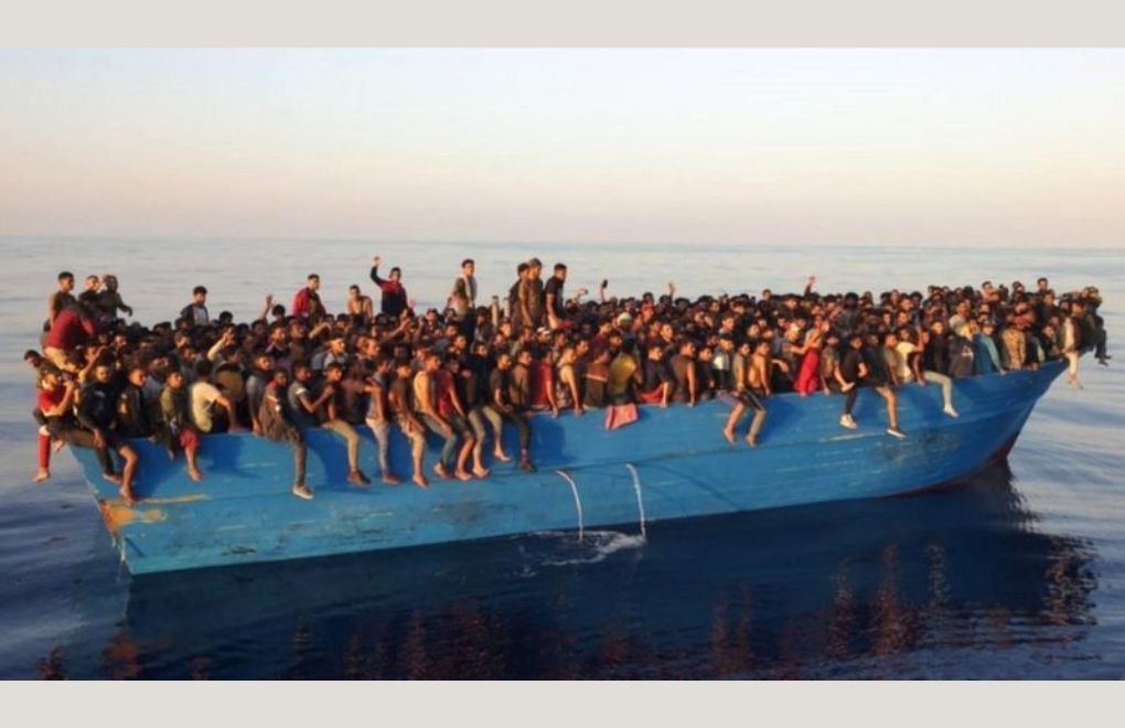 539 göçmen kurtarılarak İtalya’ya götürüldü