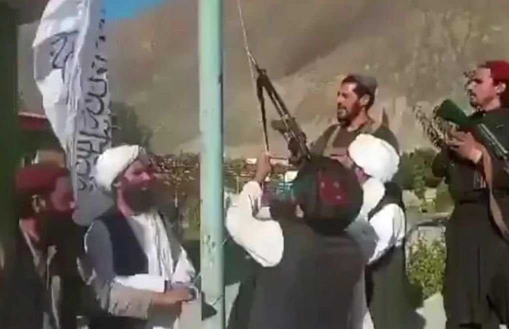 Taliban Pencşir'de bayrak çekti
