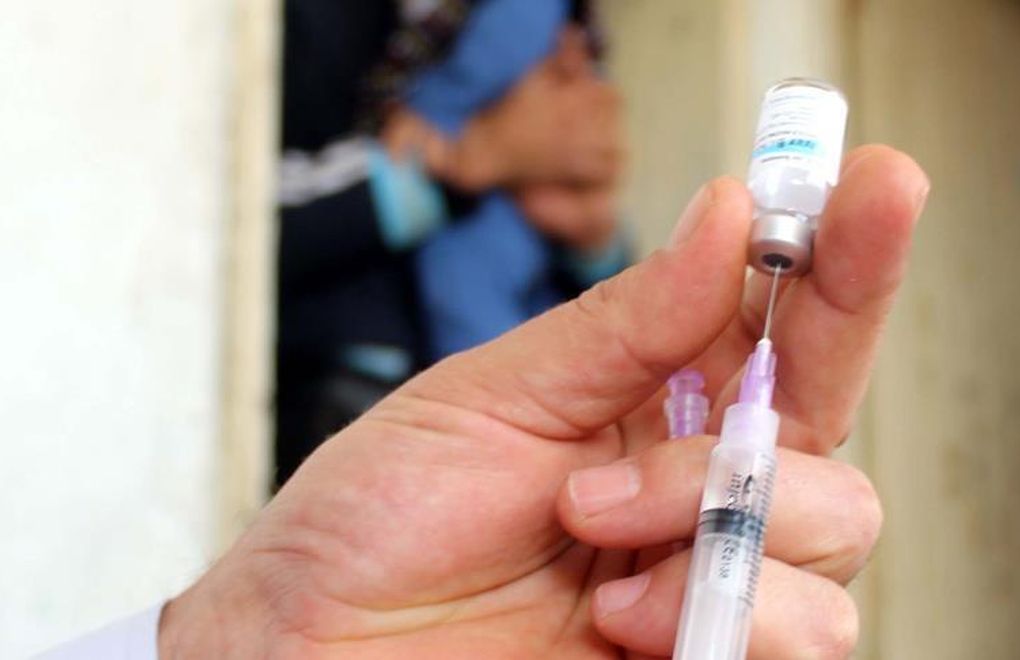 Prof. Kurugöl: Bebeğe yanlış aşıyı yapan kişi aileyi uyardı