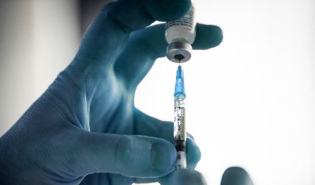 Araştırma: Pfizer-BioNTech aşısı iki ay koruyor