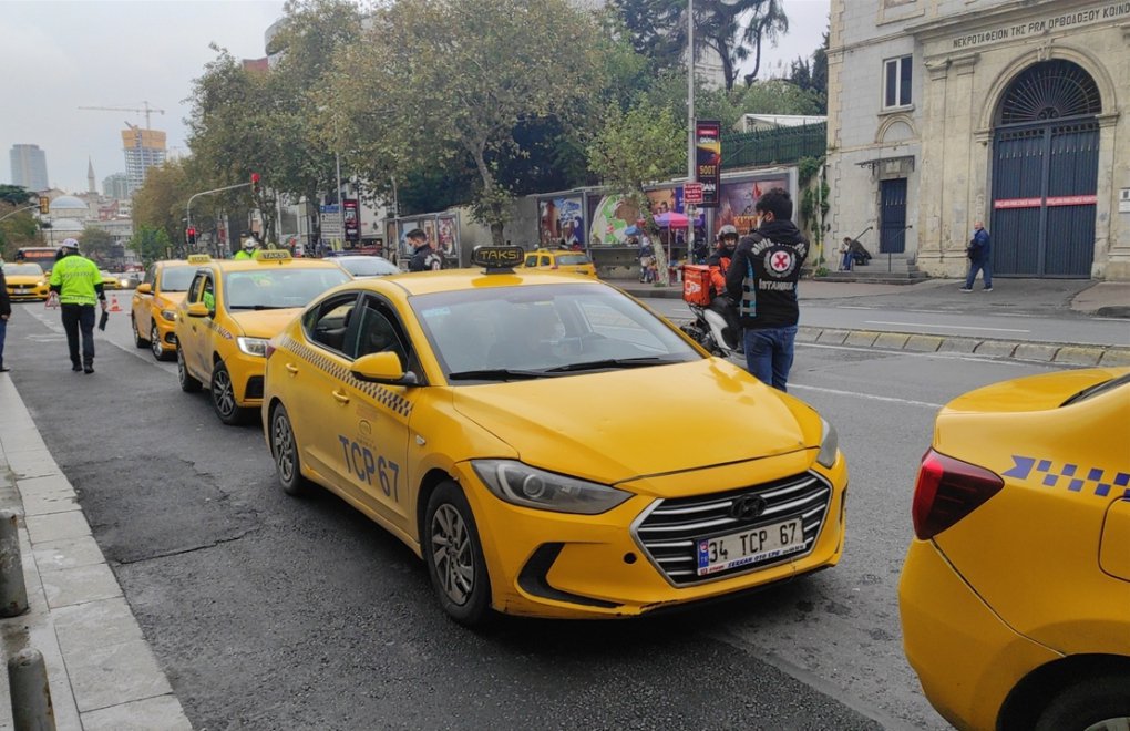 Taksi plakası sahiplerine 'şoförlük mesleği geçim kaynağı' şartı