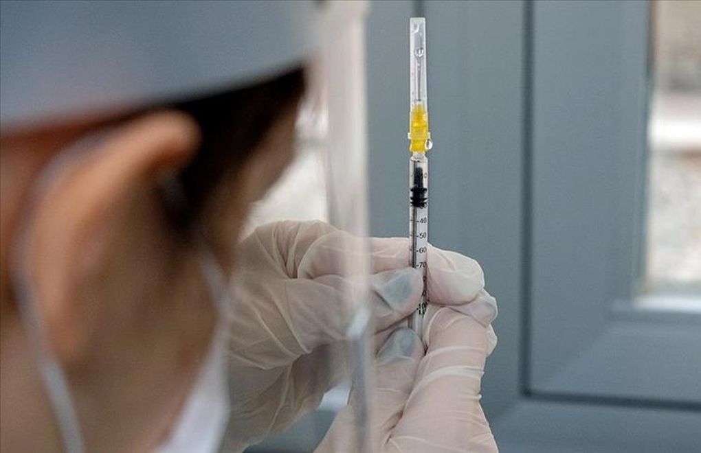 İngiltere: Covid-19 aşısı sağlık çalışanlarına zorunlu olacak