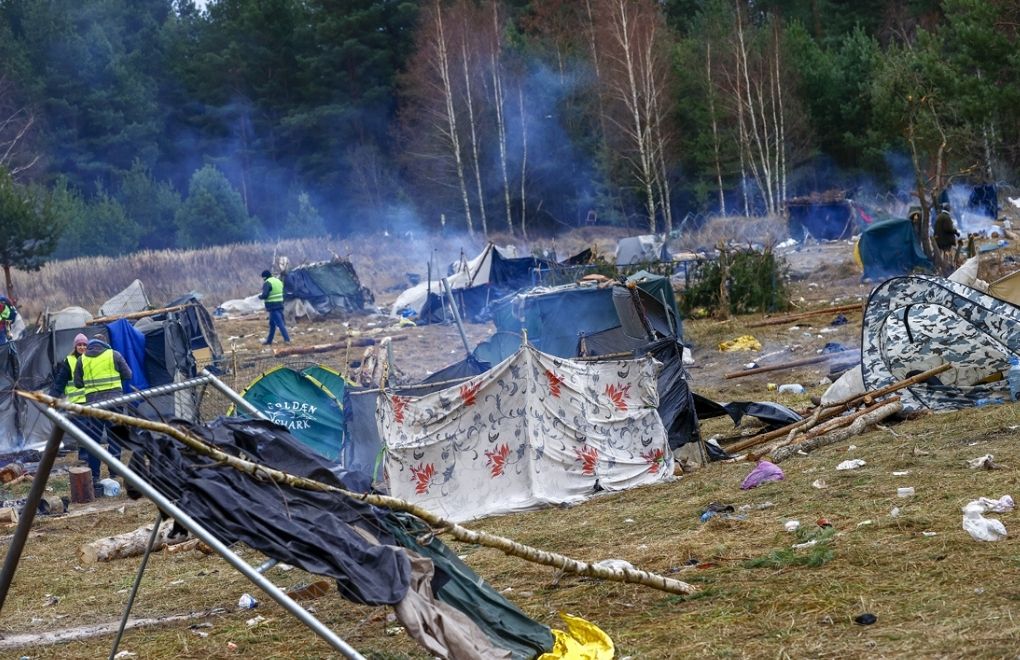 Polonya-Belarus sınırı: Mülteciler kampı boşalttı