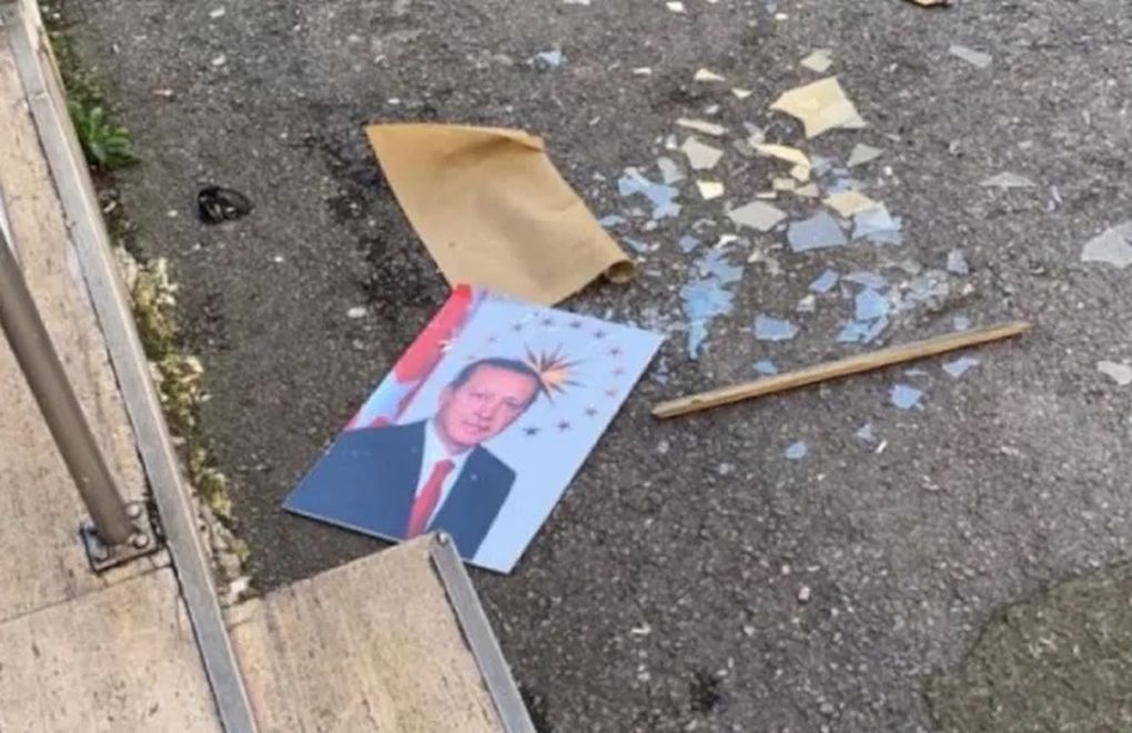 Citizen who threw President Erdoğan’s picture to the ground arrested
