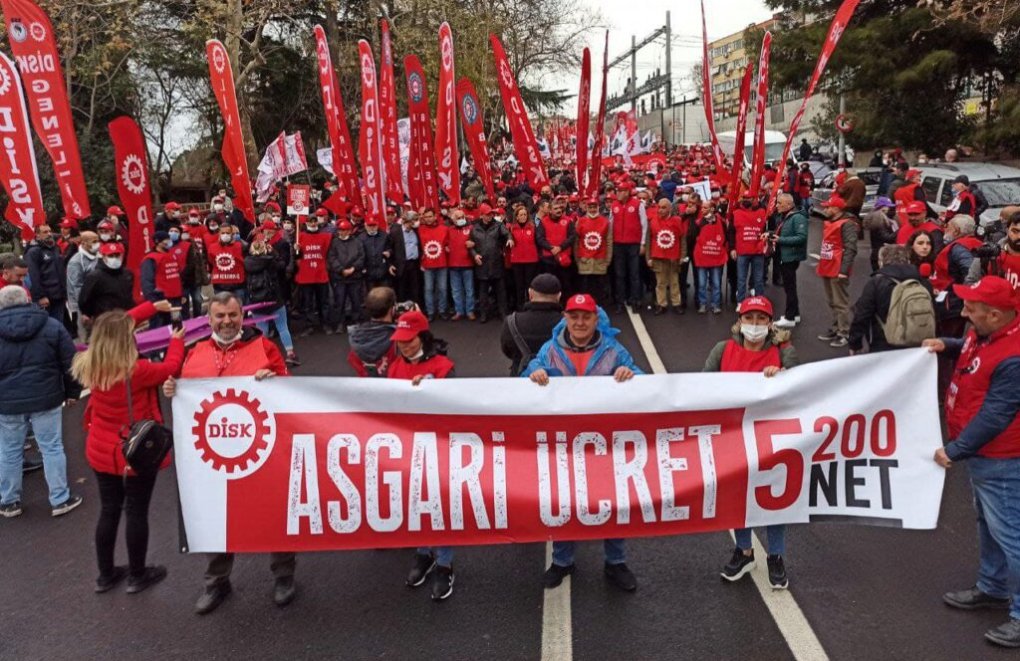 Minimum wage hike not sufficient amid 'deep economic crisis,' says DİSK union confederation