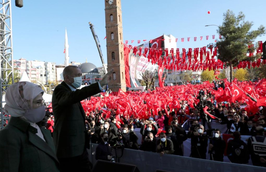 Erdoğan's AKP loses a lot of votes but the opposition gains a little, shows survey