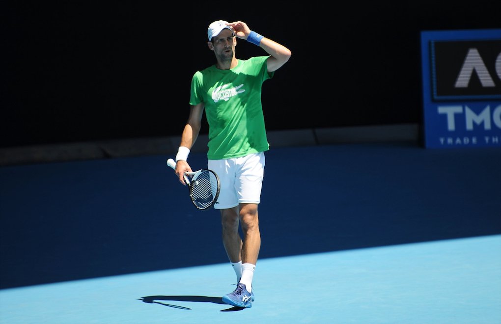 Vizesinin iptali onaylanan Djokovic Avustralya'dan ayrıldı