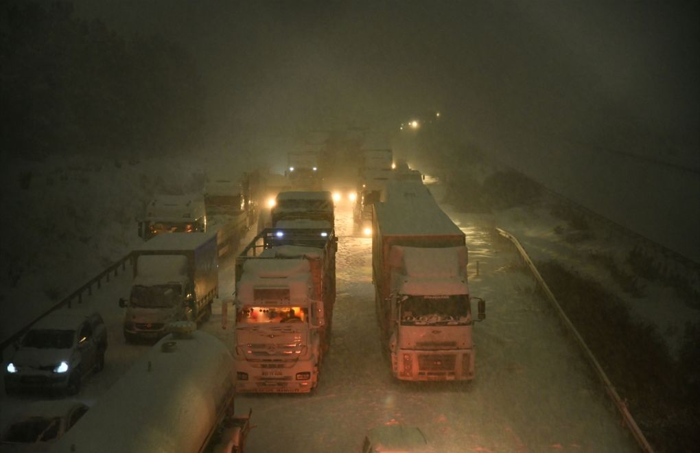 Thousands stranded on snow-hit highway in southeast Turkey
