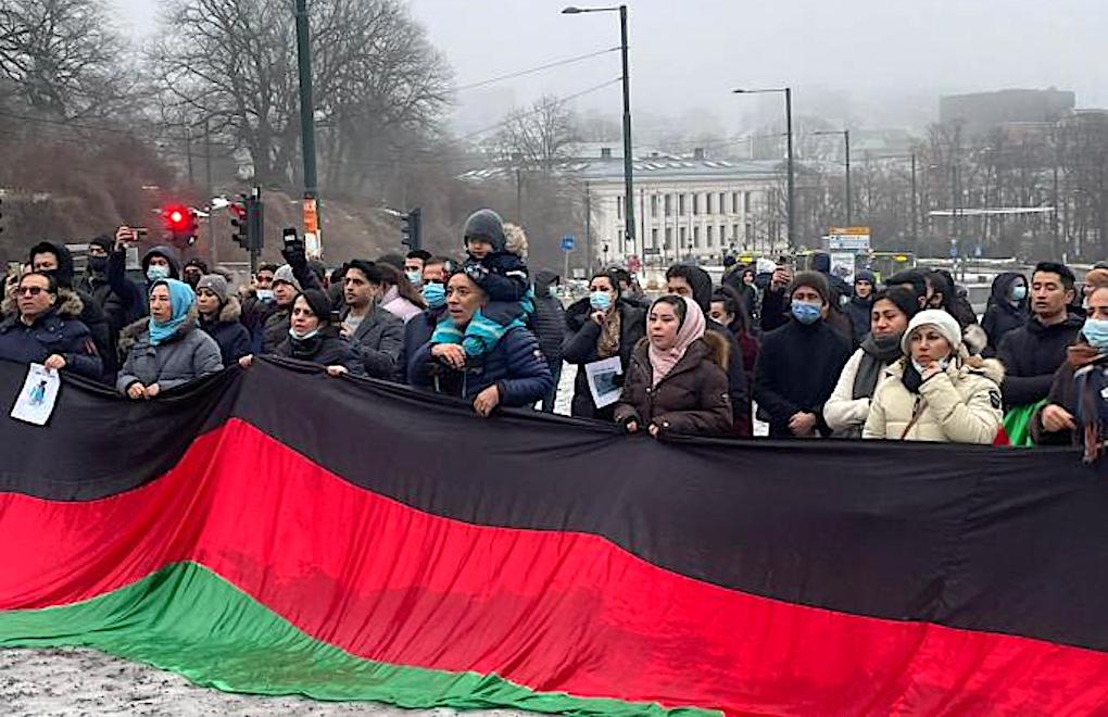 Oslo'da Taliban'ı Afganistanlı göçmenler protesto etti