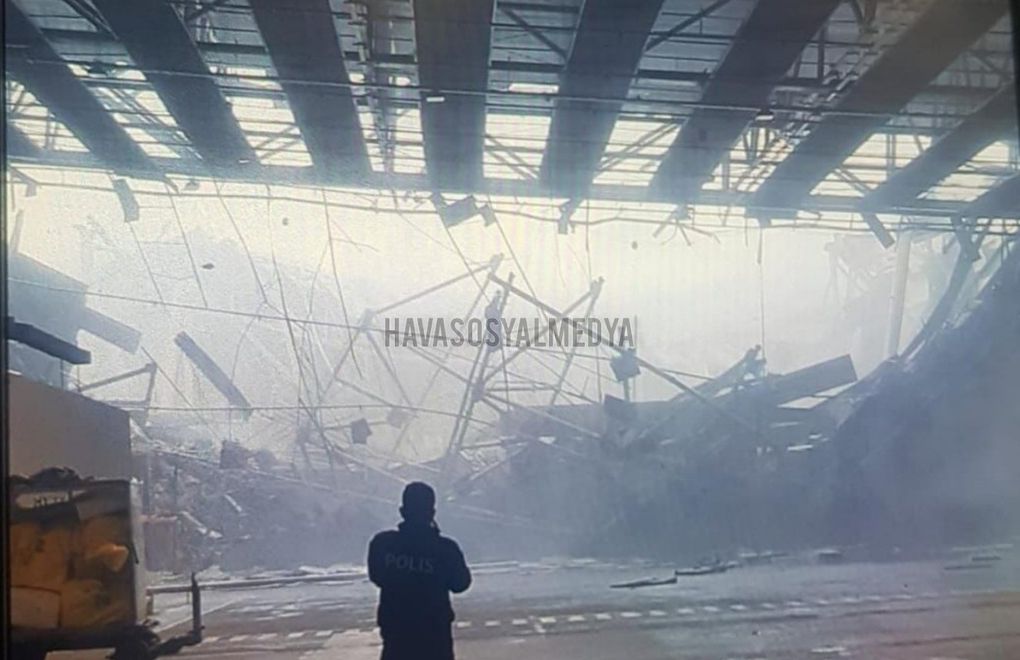 İstanbul Airport amid snowfall: Why did the cargo terminal's roof collapse?