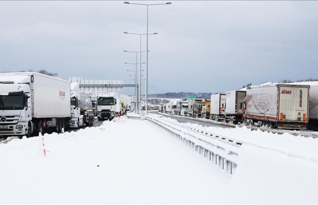 Firm fined over North Marmara Highway’s closure due to snowfall in İstanbul