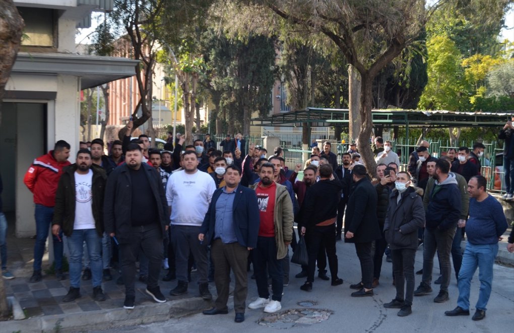 CHP Gençlik Kollarından Mersin’de yerel gazeteye boyalı ve yumurtalı saldırı