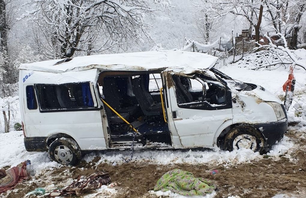 School bus rolls over in Samsun: One child loses her life