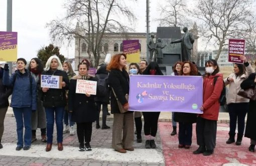 ‘We don’t want war,’ say women in İstanbul