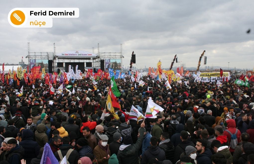 Stenbol ber bi Yenikapiyê ve herikî: Bijî Newroz