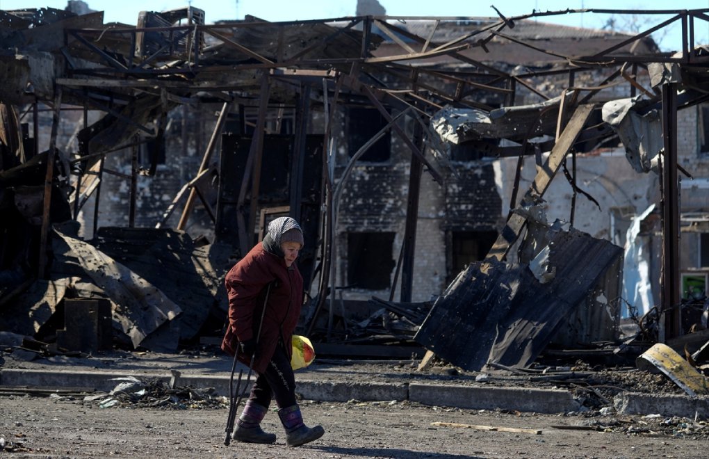 Mariupol'da 100 bin sivil mahsur