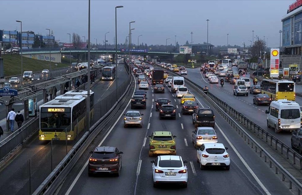 İstanbul raises public transport, taxi fares
