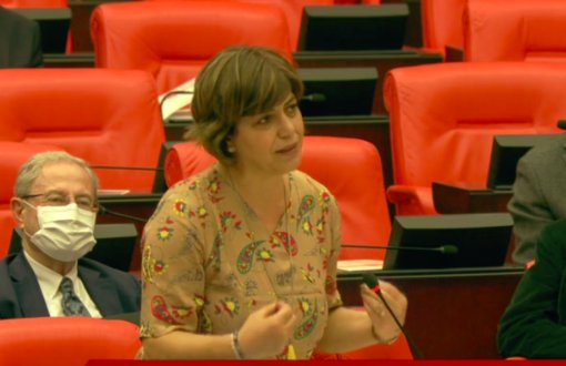 Clothes not let in prison 'due to their color' worn by HDP MP at the Parliament