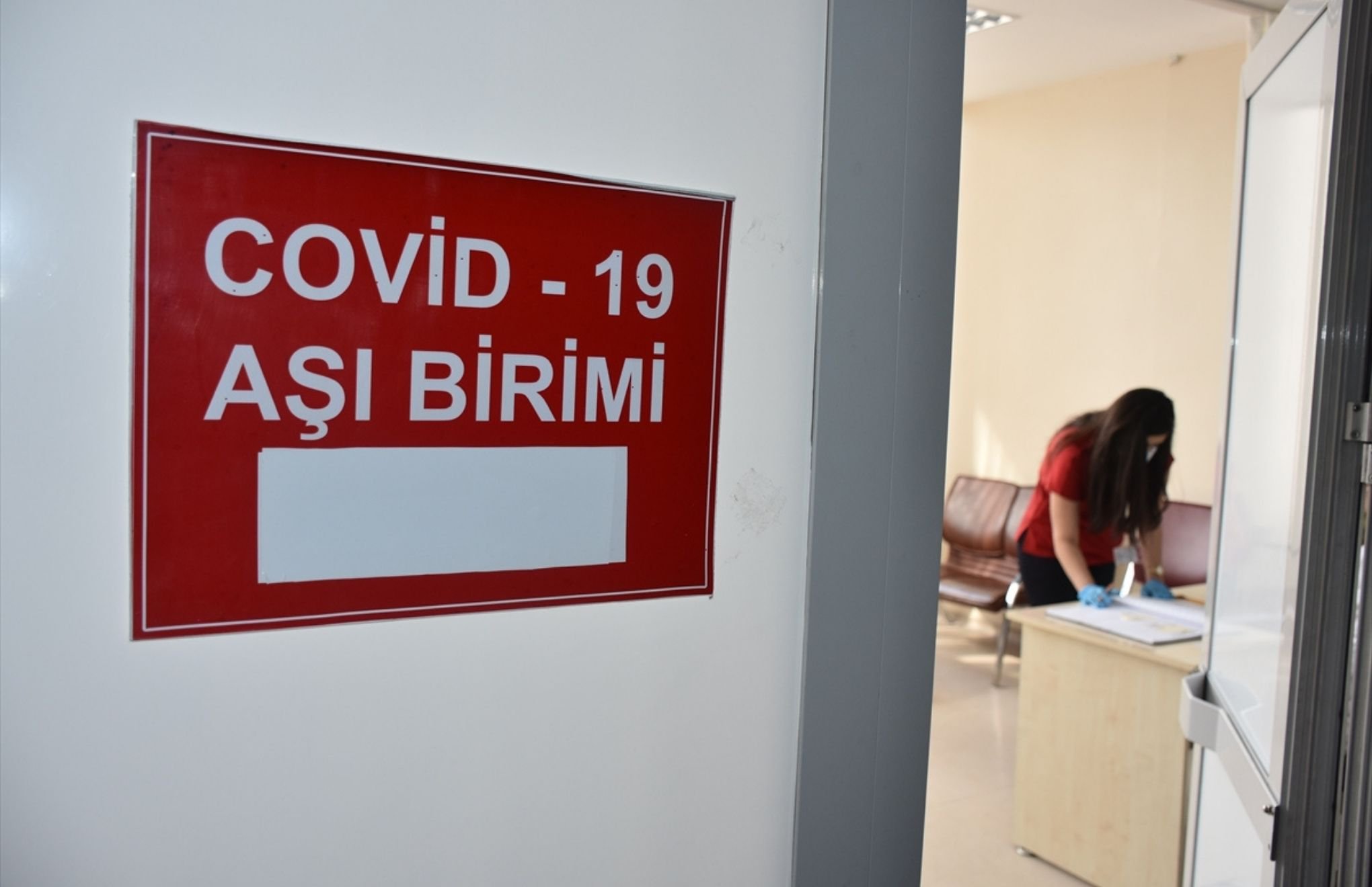 COVID-19 in Turkey | With over 215 thousand tests, daily cases drop below 10 thousand