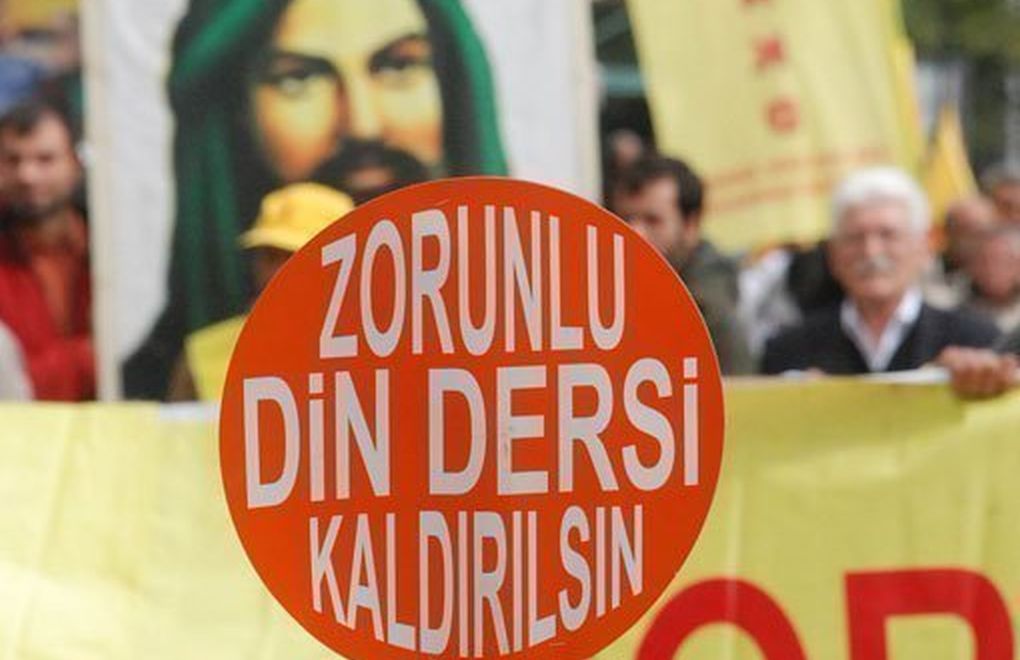 Compulsory religion class violates ECHR, Constitutional Court rules