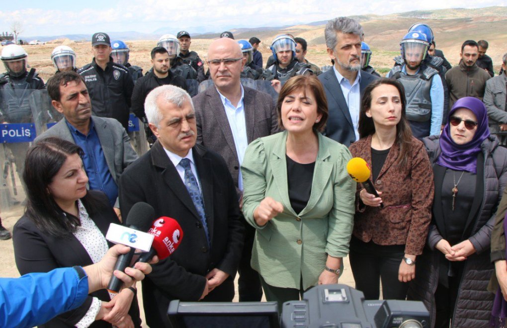 HDP heyeti Newala Qesaba'da: Bu topraklarda ölüye saygı duyulur