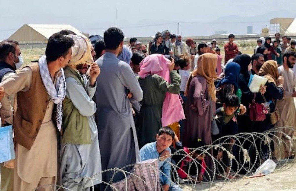 İzmir Barosu: Afganistanlı mülteciler zorla Taliban'a teslim ediliyor