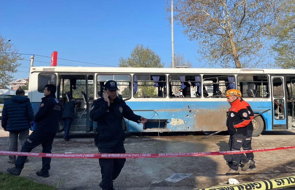 Bursa'da gardiyanları taşıyan servise bombalı saldırı
