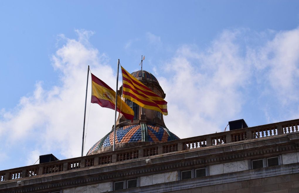 İspanya istihbaratı Katalan siyasetçileri dinlediğini kabul etti