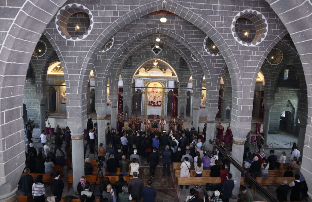 Diyarbakır Surp Giragos Ermeni Kilisesi’nde yıllar sonra ilk ayin