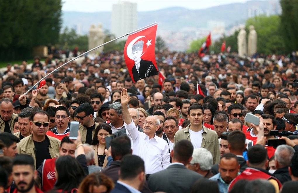 Kılıçdaroğlu gençlerle Anıtkabir'e yürüdü