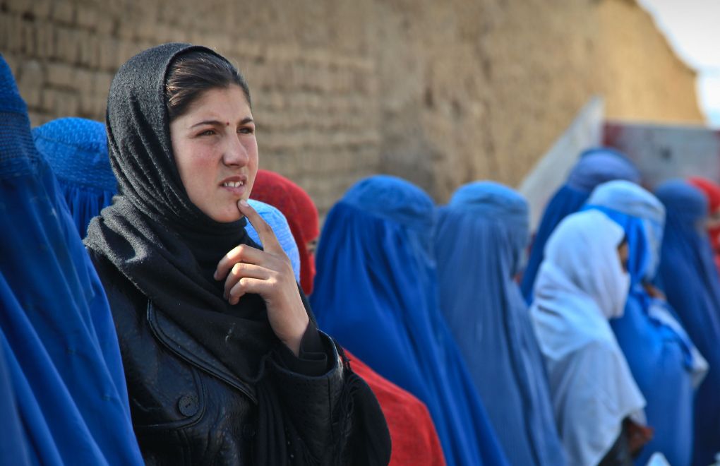 Kadınlara peçe zorunluluğu getiren Taliban “gerekirse kadınları askere alacak”