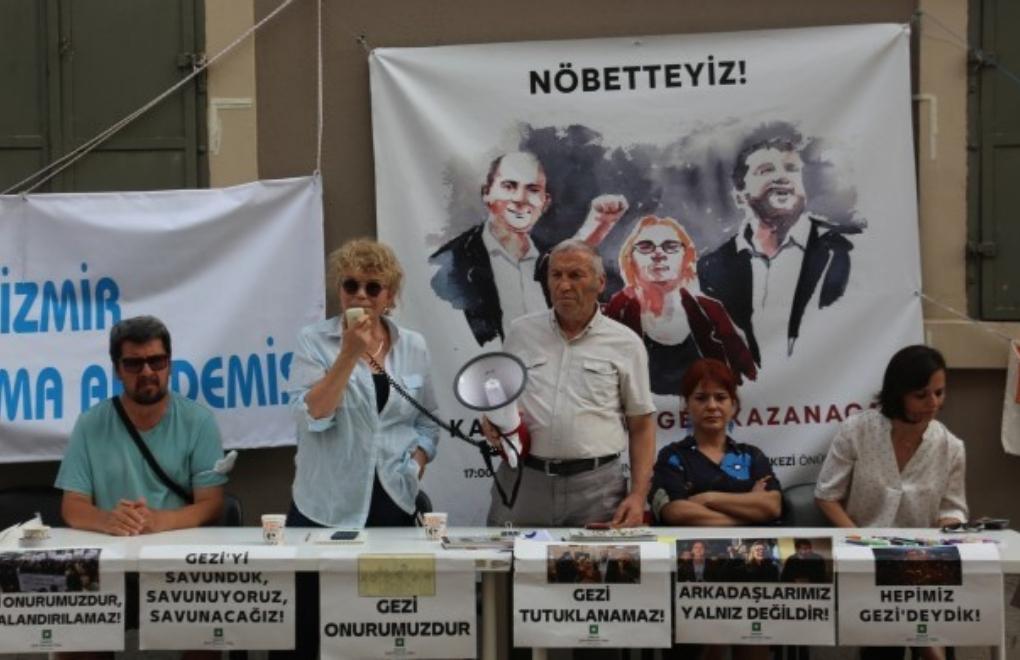 "İzmir'de simite gevrek, Çeşme Projesi’ne talan derler"