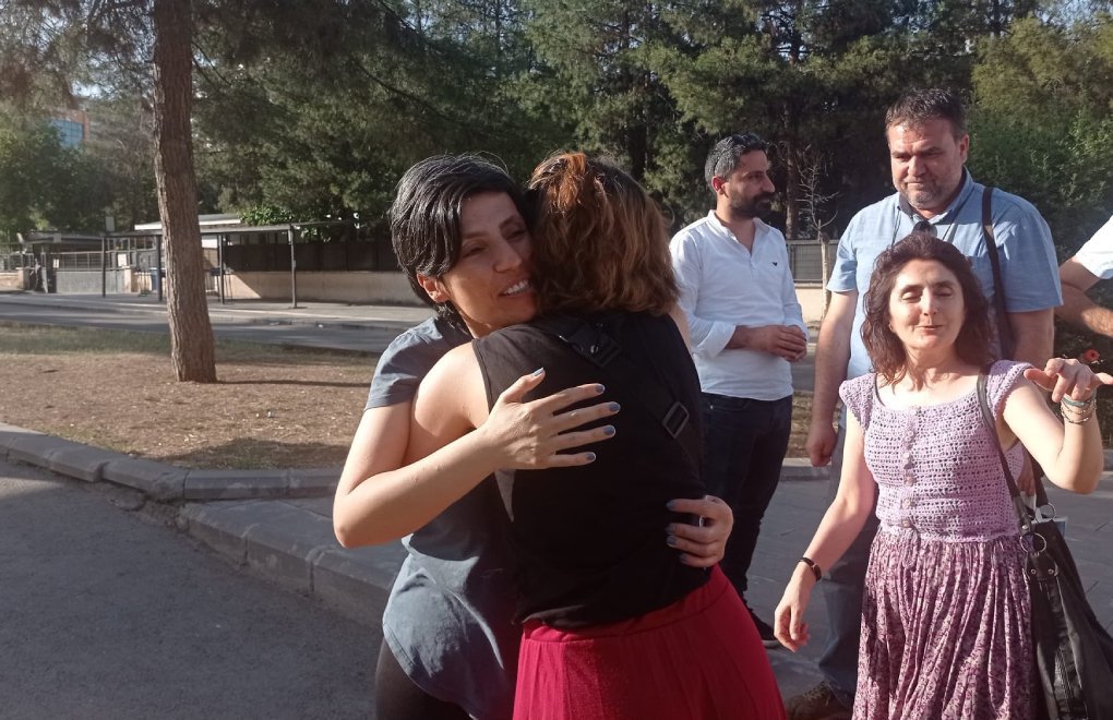 Gazeteci Dicle Müftüoğlu üç gün sonra serbest
