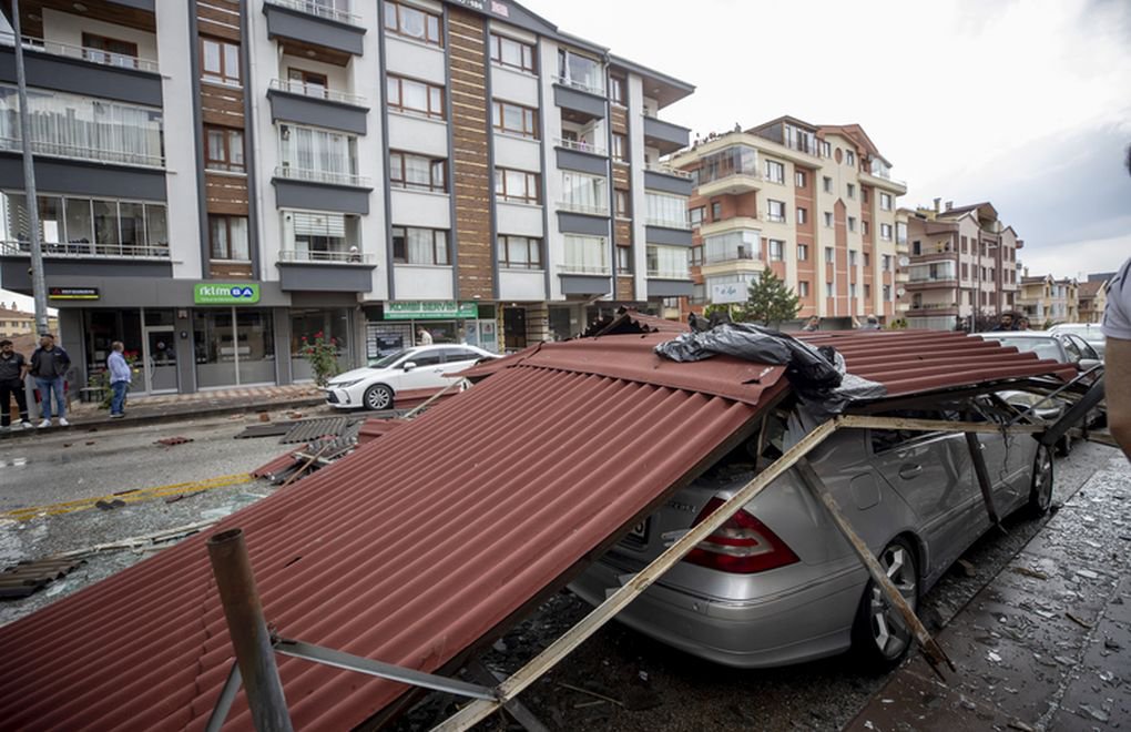 Ankara'da sel: 1 ölü, 2217 ihbar