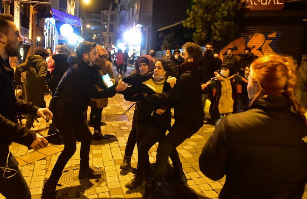 Kadıköy'de "İmralı tecridi"ne karşı yürüyenlerden ikisi tutuklandı