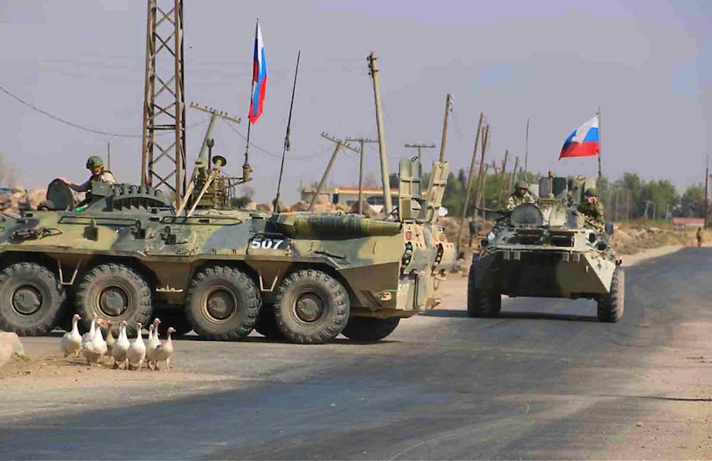 Rusya Tel Rıfat'ta devriyede, Kürtler SDG ile Suriye arasında askerî koordinasyon çağrısında bulundu  