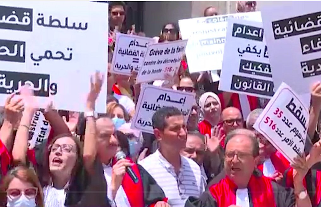 Tunus'ta yargıçların "tek-adam"a karşı grevi dördüncü haftaya giriyor