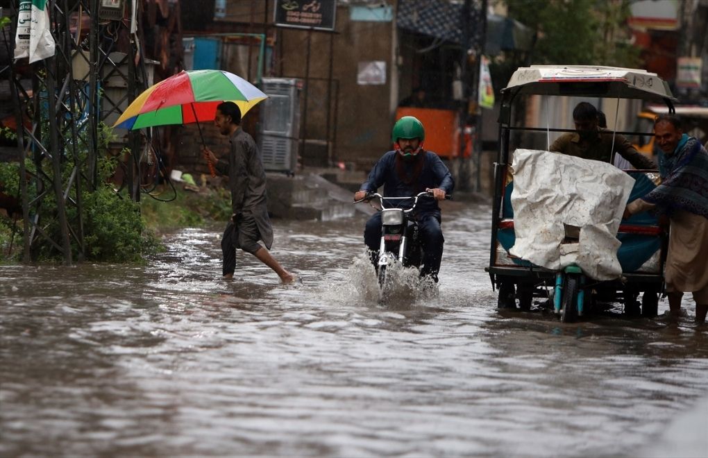 Pakistan’da muson yağmurları: 77 ölü