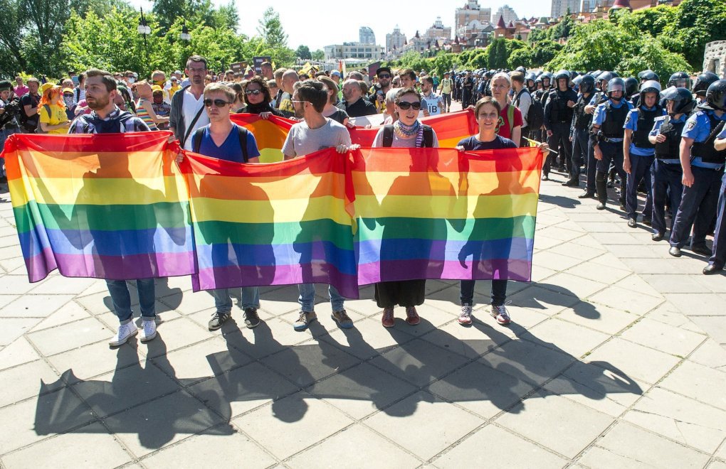 Ukrayna’da eşcinsel evliliğin yasallaşması için ilk adım atıldı