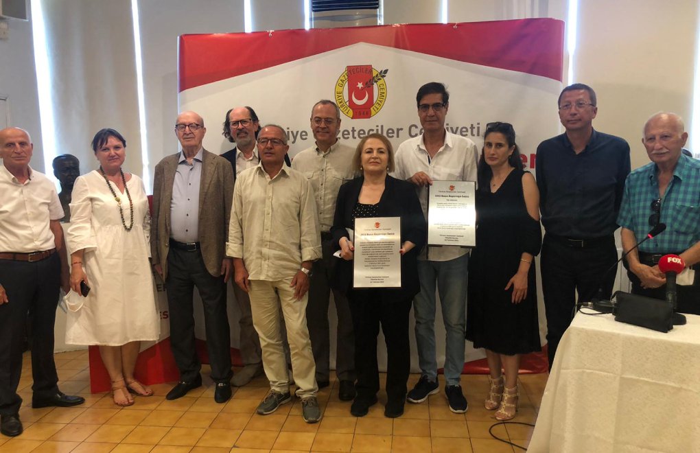Tutuklu 16 Kürt gazeteciye Basın Özgürlüğü Ödülü verildi